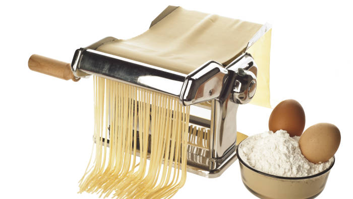 Selbstgemachte Nudeln mit der Pasta-Maschine