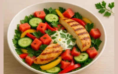 Sommerlicher Hähnchen-Wassermelone-Salat mit Skyr-Kräuter-Dressing